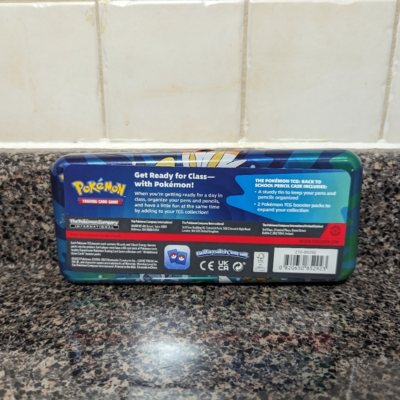 Pokémon Metal Pencil Case - Picture 2 of 3